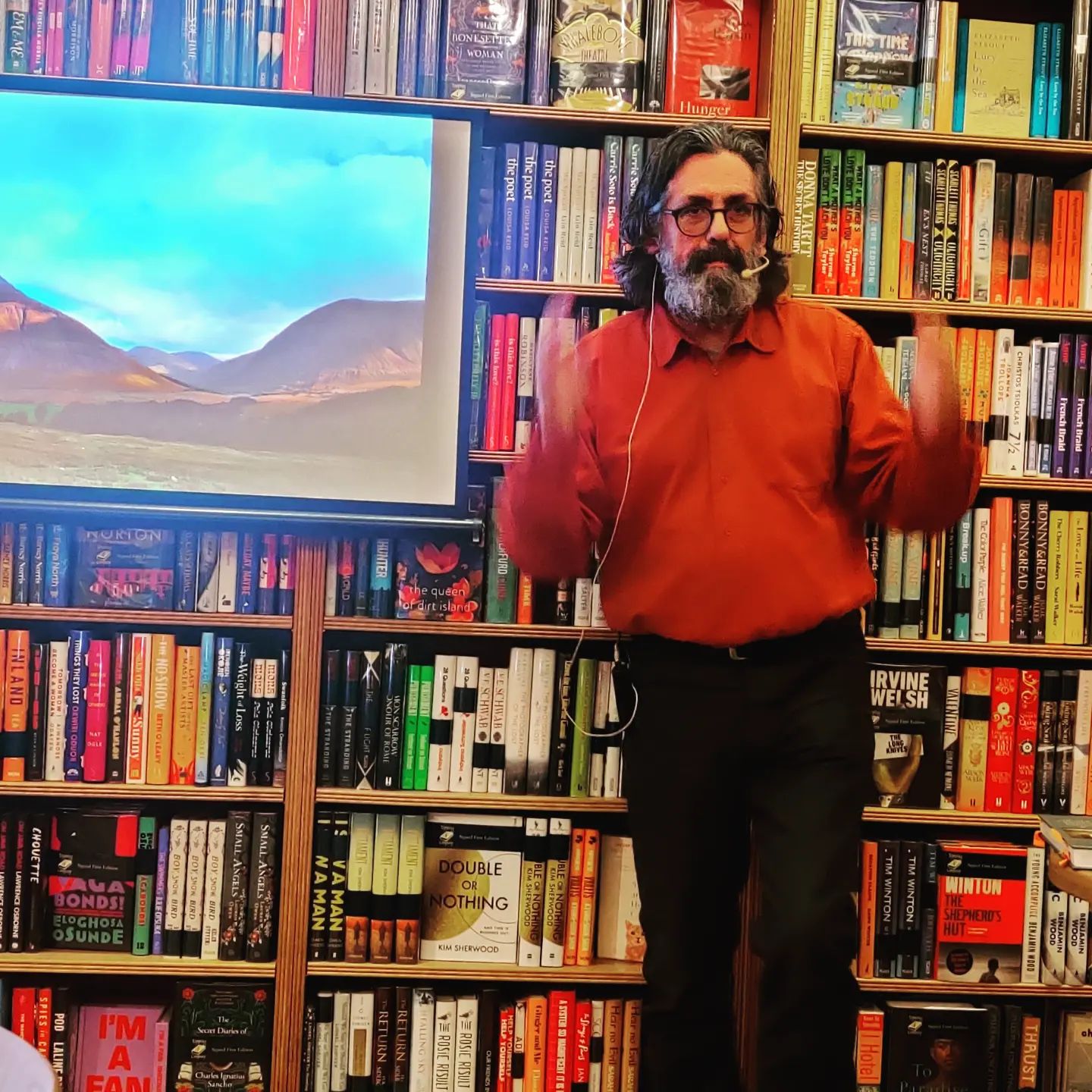 Funny, this bloke says he's an author, but it's the first time I've ever seen him in a bookshop... (I think that says more about me than him)Fascinating and impassioned talk to accompany his wonderful new book, "A Sense Of Place".Whisky is made by people.